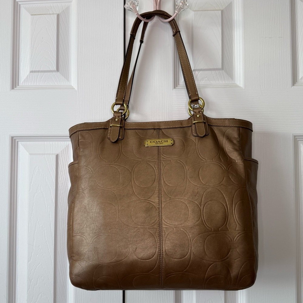 Coach Gallery Gold/Copper Shoulderbag - Picture 9 of 9